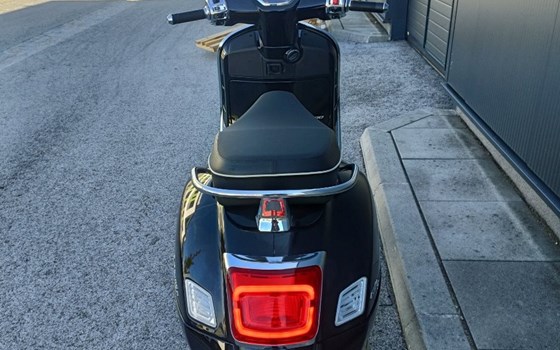 Gebrauchtmotorrad Vespa GTS 300 Super - Bild 10 Gebrauchtmotorrad Vespa GTS 300 Super - Bild 10