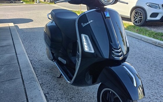Gebrauchtmotorrad Vespa GTS 300 Super - Bild 5 Gebrauchtmotorrad Vespa GTS 300 Super - Bild 5