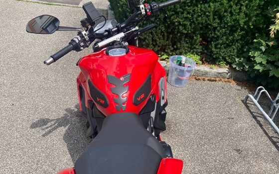 Gebrauchtmotorrad Ducati Streetfighter V2 - Bild 4 Gebrauchtmotorrad Ducati Streetfighter V2 - Bild 4