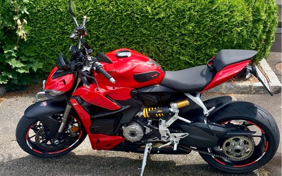 Gebrauchtmotorrad Ducati Streetfighter V2 - Bild 3 Gebrauchtmotorrad Ducati Streetfighter V2 - Bild 3