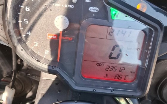 Gebrauchtmotorrad Aprilia RSV 1000 R (RSV Mille R) - Bild 1 Gebrauchtmotorrad Aprilia RSV 1000 R (RSV Mille R) - Bild 1