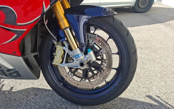 Gebrauchtmotorrad Aprilia RSV 1000 R (RSV Mille R) - Bild 2 Gebrauchtmotorrad Aprilia RSV 1000 R (RSV Mille R) - Bild 2