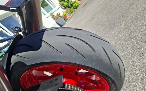 Gebrauchtmotorrad Aprilia RSV 1000 R (RSV Mille R) - Bild 6 Gebrauchtmotorrad Aprilia RSV 1000 R (RSV Mille R) - Bild 6
