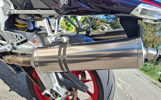 Gebrauchtmotorrad Aprilia RSV 1000 R (RSV Mille R) - Bild 8 Gebrauchtmotorrad Aprilia RSV 1000 R (RSV Mille R) - Bild 8