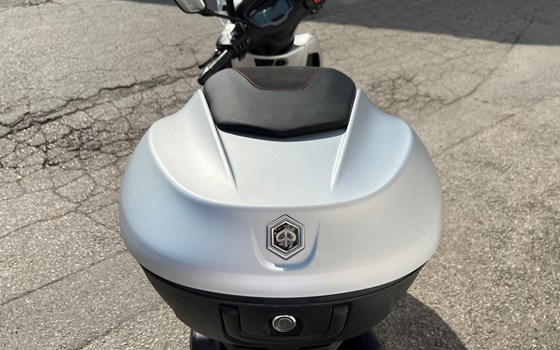 Gebrauchtmotorrad Piaggio Beverly 400 S - Bild 4 Gebrauchtmotorrad Piaggio Beverly 400 S - Bild 4