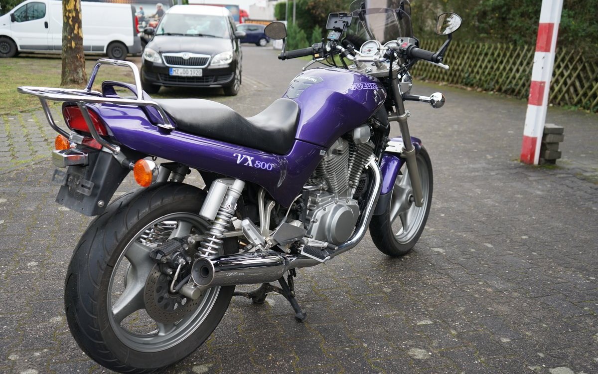 Zum Vergrößern bitte anklicken! Angebot Suzuki VX 800