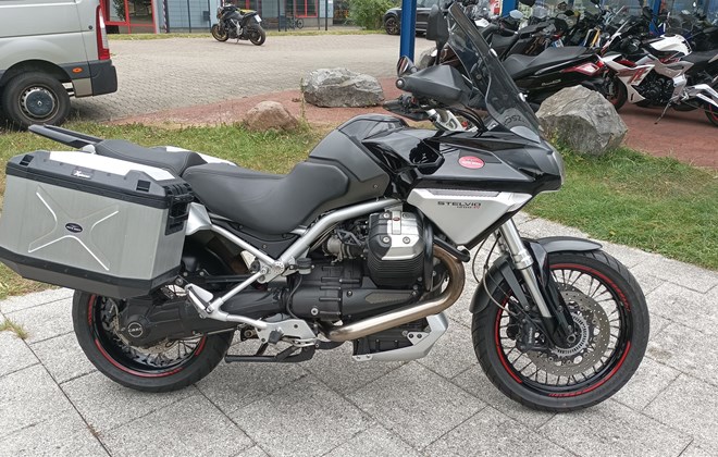 Moto Guzzi Stelvio 1200 8V NTX