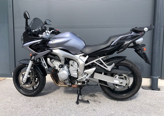 GEBRAUCHTFAHRZEUG Yamaha FZ6 Fazer