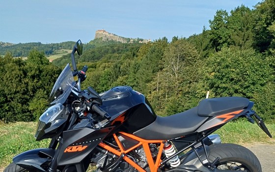 Gebrauchtmotorrad KTM 1290 Super Duke R - Bild 1 Gebrauchtmotorrad KTM 1290 Super Duke R - Bild 1