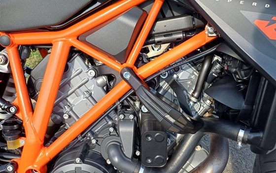 Gebrauchtmotorrad KTM 1290 Super Duke R - Bild 5 Gebrauchtmotorrad KTM 1290 Super Duke R - Bild 5