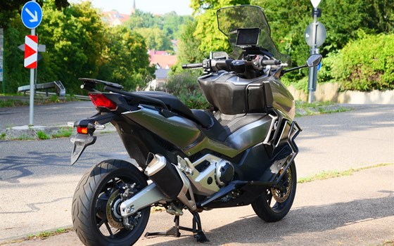 Gebrauchtmotorrad Honda Forza 750 - Bild 4