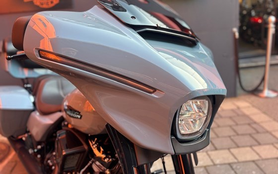 Gebrauchtmotorrad Harley-Davidson Street Glide FLHX - Bild 8 Gebrauchtmotorrad Harley-Davidson Street Glide FLHX - Bild 8