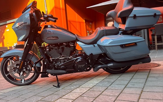 Gebrauchtmotorrad Harley-Davidson Street Glide FLHX - Bild 9 Gebrauchtmotorrad Harley-Davidson Street Glide FLHX - Bild 9