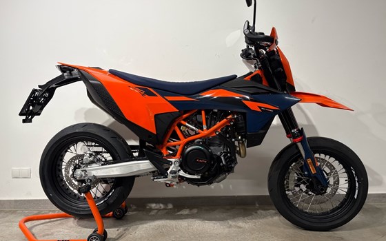 Neufahrzeug KTM 690 SMC R - Bild 1 Neufahrzeug KTM 690 SMC R - Bild 1