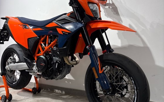 Neufahrzeug KTM 690 SMC R - Bild 2 Neufahrzeug KTM 690 SMC R - Bild 2