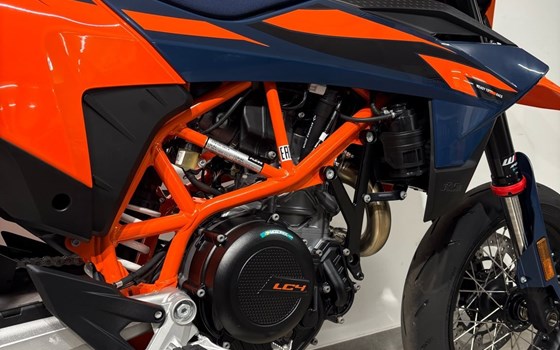 Neufahrzeug KTM 690 SMC R - Bild 3 Neufahrzeug KTM 690 SMC R - Bild 3