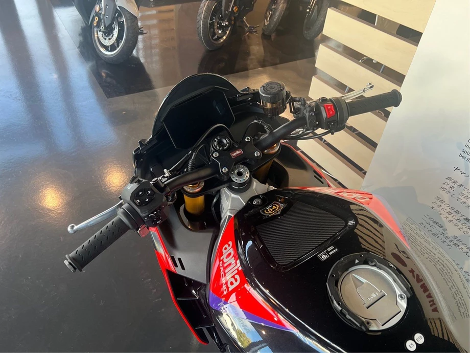 Angebot Aprilia Tuono V4 1100 Factory Bild 11: Angebot Aprilia Tuono V4 1100 Factory