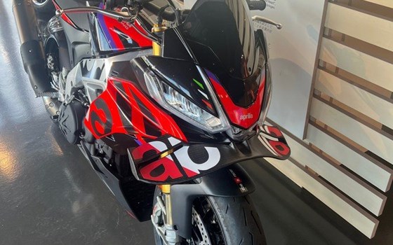 Gebrauchtmotorrad Aprilia Tuono V4 1100 Factory - Bild 4