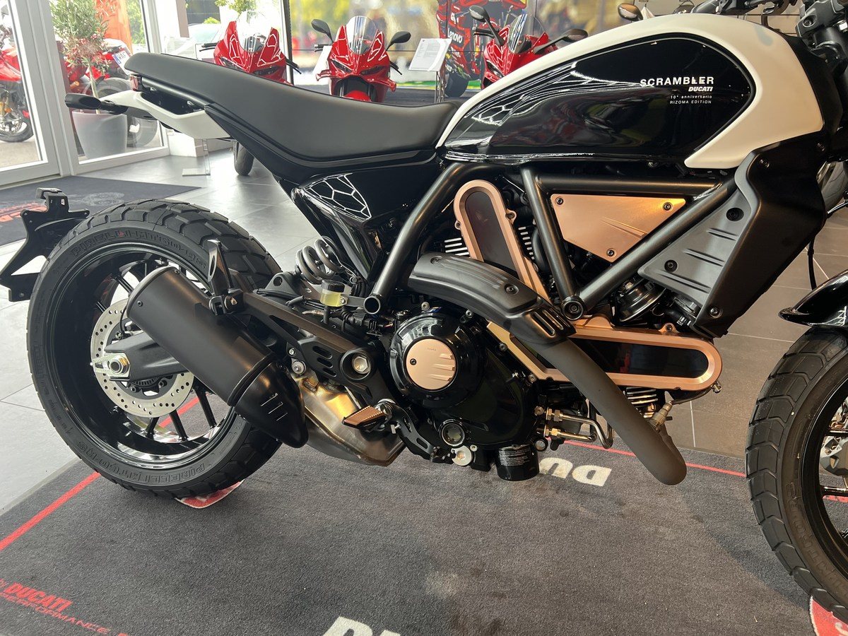 Ducati Scrambler 10° Anniversario Rizoma Edition 