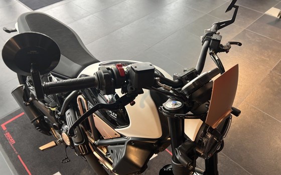 Neufahrzeug Ducati Scrambler 10° Anniversario Rizoma Edition - Bild 12