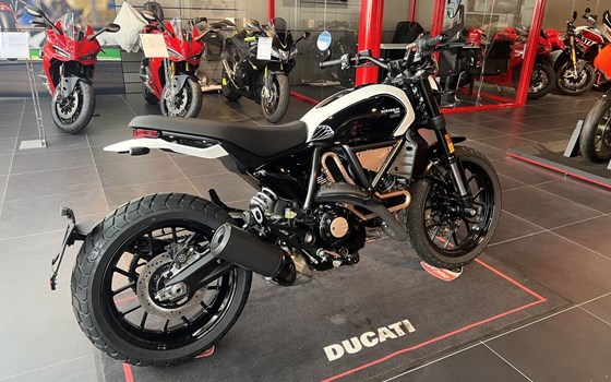 Neufahrzeug Ducati Scrambler 10° Anniversario Rizoma Edition - Bild 13