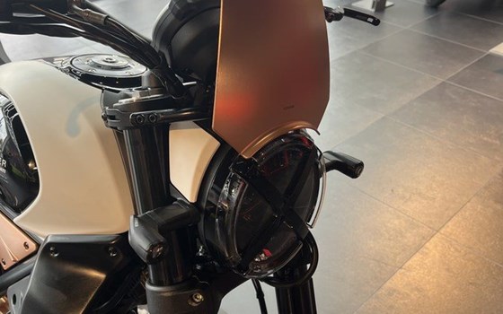 Neufahrzeug Ducati Scrambler 10° Anniversario Rizoma Edition - Bild 3