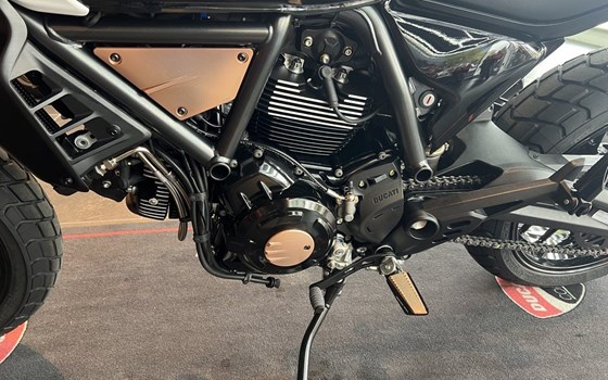 Neufahrzeug Ducati Scrambler 10° Anniversario Rizoma Edition - Bild 7
