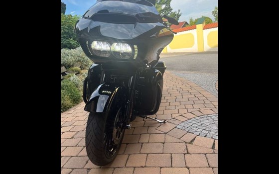 Gebrauchtmotorrad Harley-Davidson Touring Road Glide Special FLTRXS - Bild 1 Gebrauchtmotorrad Harley-Davidson Touring Road Glide Special FLTRXS - Bild 1