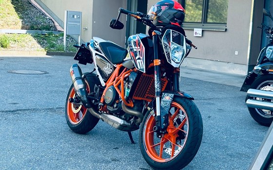 Gebrauchtmotorrad KTM 690 Duke R - Bild 1 Gebrauchtmotorrad KTM 690 Duke R - Bild 1