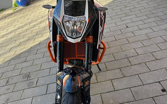 Gebrauchtmotorrad KTM 690 Duke R - Bild 4 Gebrauchtmotorrad KTM 690 Duke R - Bild 4