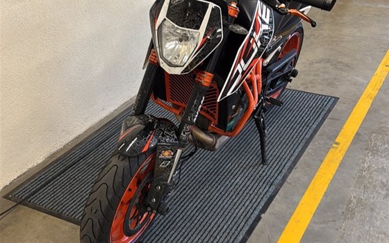 Gebrauchtmotorrad KTM 690 Duke R - Bild 6 Gebrauchtmotorrad KTM 690 Duke R - Bild 6