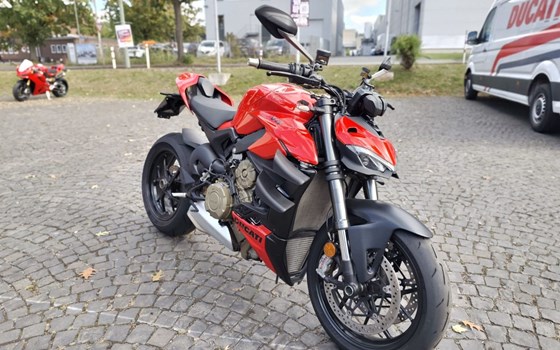 Gebrauchtmotorrad Ducati Streetfighter V4 - Bild 1