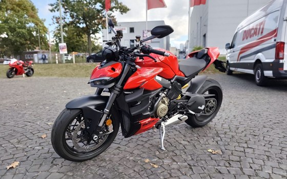 Gebrauchtmotorrad Ducati Streetfighter V4 - Bild 2