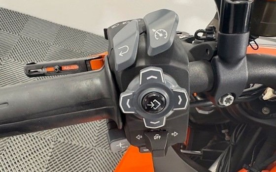 Gebrauchtmotorrad KTM 1290 Super Duke R - Bild 8