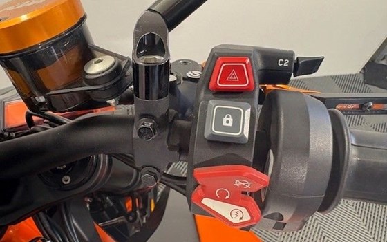 Gebrauchtmotorrad KTM 1290 Super Duke R - Bild 9