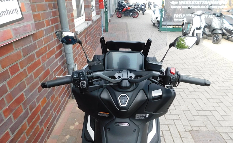 Angebot Yamaha TMAX 560 Tech Max Bild 10: Angebot Yamaha TMAX 560 Tech Max