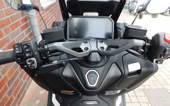 Gebrauchtmotorrad Yamaha TMAX 560 Tech Max - Bild 11