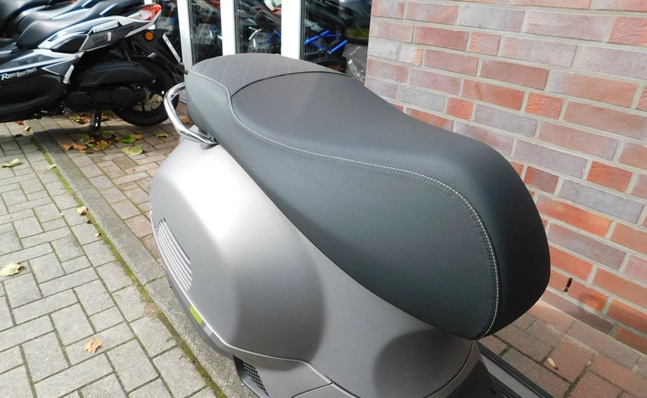 Angebot Vespa GTS 125ie Super Tech Bild 10: Angebot Vespa GTS 125ie Super Tech