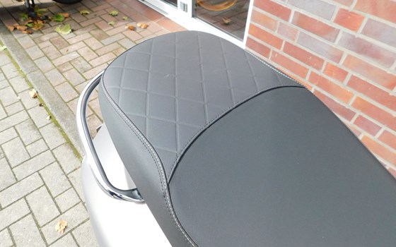 Gebrauchtmotorrad Vespa GTS 125ie Super Tech - Bild 11