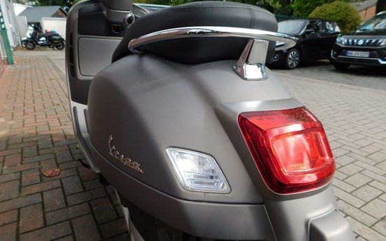 Gebrauchtmotorrad Vespa GTS 125ie Super Tech - Bild 12