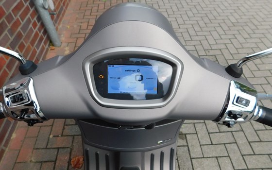 Gebrauchtmotorrad Vespa GTS 125ie Super Tech - Bild 15