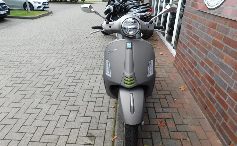 Angebot Vespa GTS 125ie Super Tech Bild 3: Angebot Vespa GTS 125ie Super Tech
