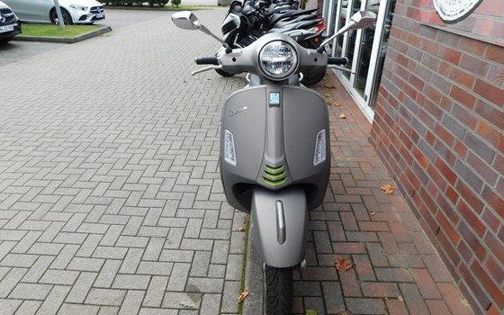 Gebrauchtmotorrad Vespa GTS 125ie Super Tech - Bild 3