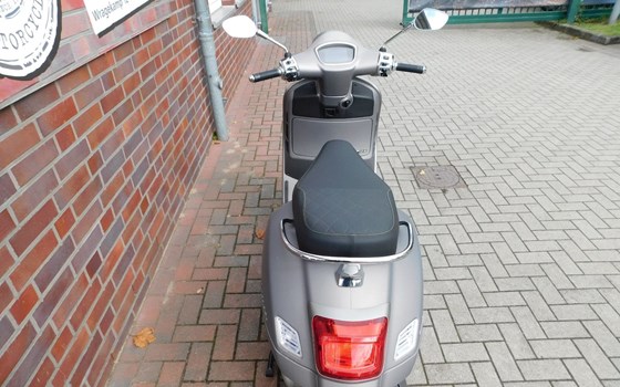 Gebrauchtmotorrad Vespa GTS 125ie Super Tech - Bild 5