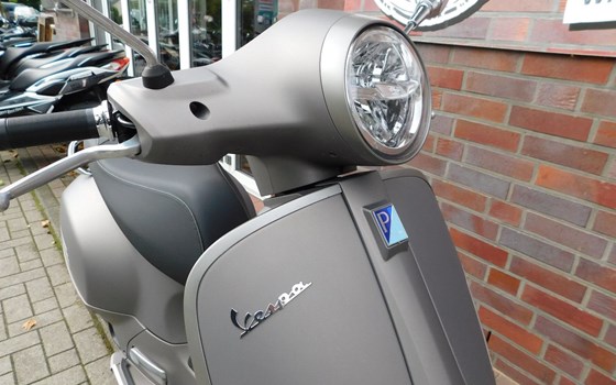 Gebrauchtmotorrad Vespa GTS 125ie Super Tech - Bild 7