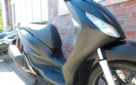 Gebrauchtmotorrad Piaggio Medley 125 ie IGET - Bild 11