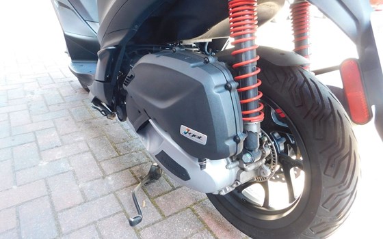 Gebrauchtmotorrad Piaggio Medley 125 ie IGET - Bild 8