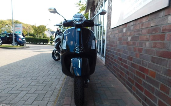 Gebrauchtmotorrad Vespa GTS 310 SuperSport - Bild 3
