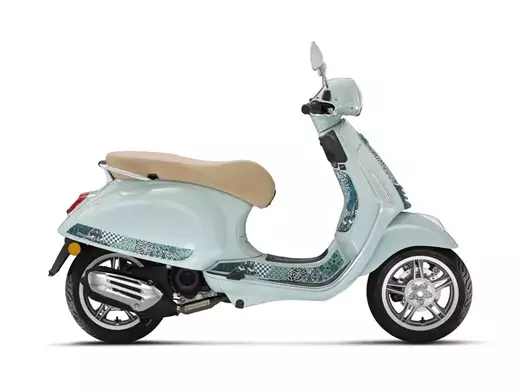 Vespa Primavera 50 Batik