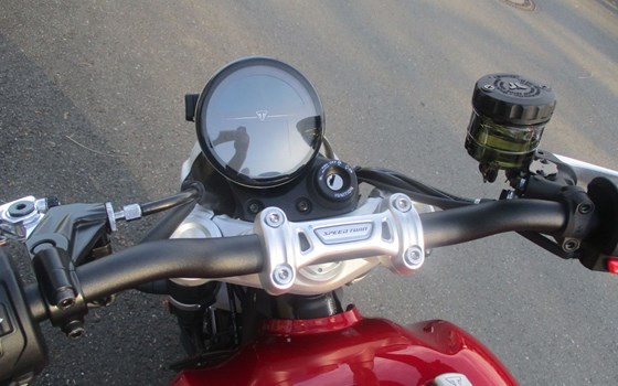 Gebrauchtmotorrad Triumph Speed Twin 1200 - Bild 11